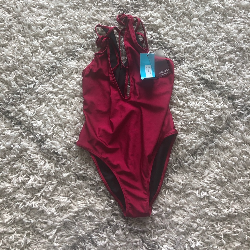 Unique 21 NWT 6 Small Red Plunge One Piece Swim